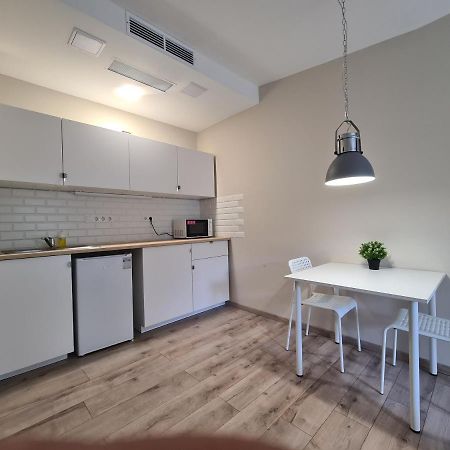Oet Fenyo Apartmanhaz Siófok Buitenkant foto