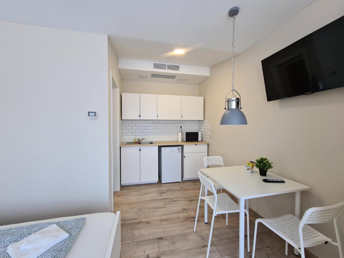 Oet Fenyo Apartmanhaz Siófok Buitenkant foto