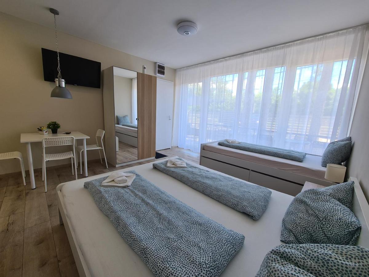Oet Fenyo Apartmanhaz Siófok Buitenkant foto