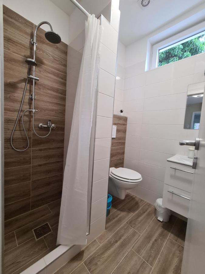 Oet Fenyo Apartmanhaz Siófok Buitenkant foto