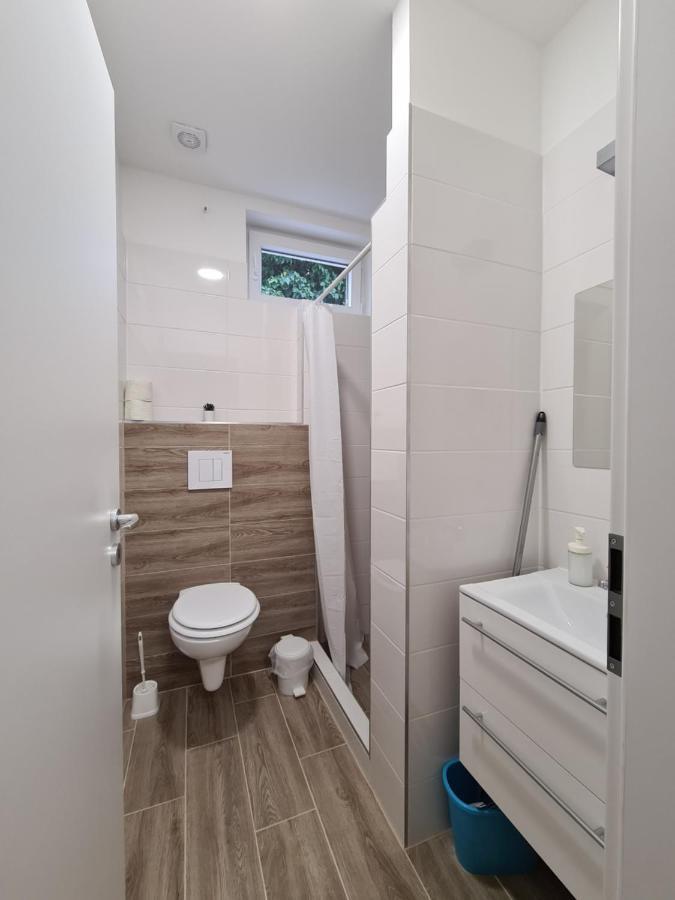 Oet Fenyo Apartmanhaz Siófok Buitenkant foto