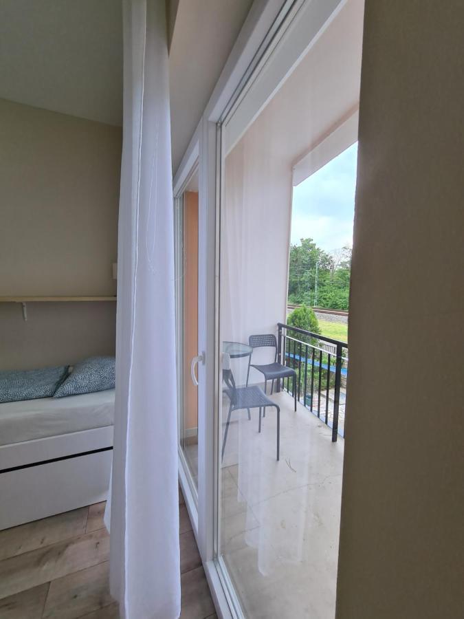 Oet Fenyo Apartmanhaz Siófok Buitenkant foto