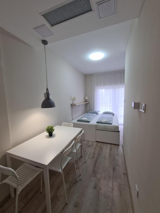 Oet Fenyo Apartmanhaz Siófok Buitenkant foto